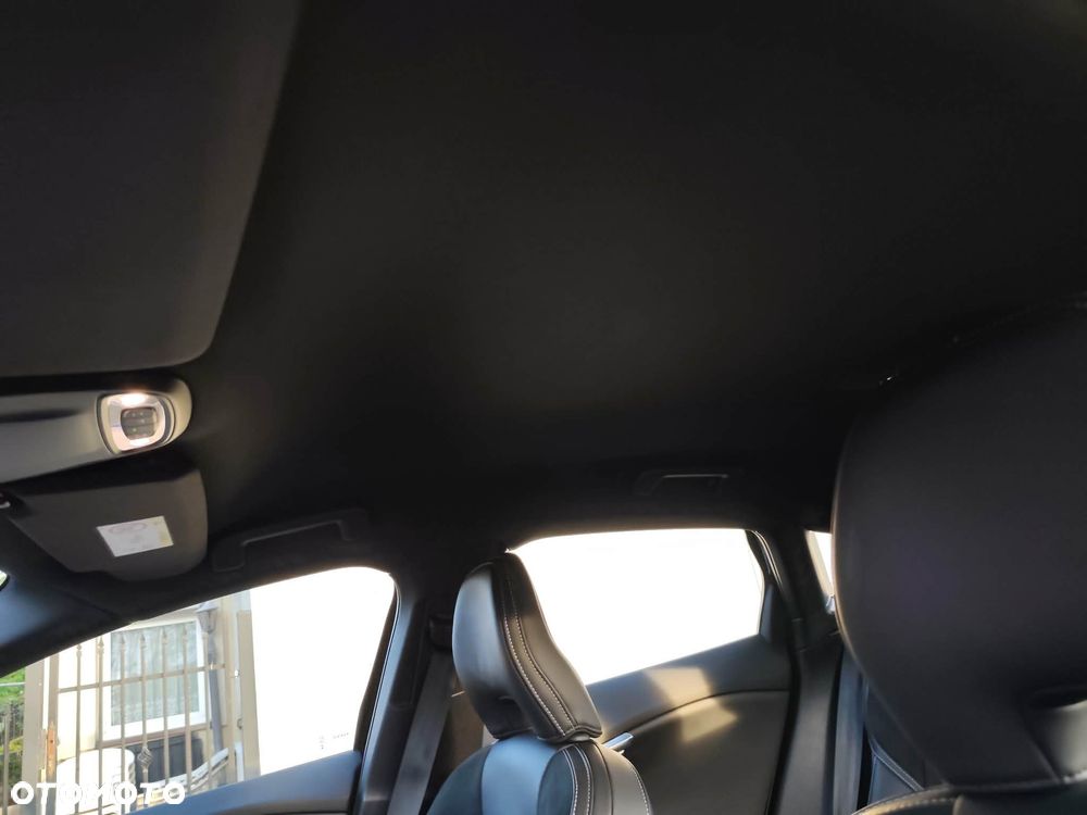 Volvo V40 T3 Geartronic RDesign - 11