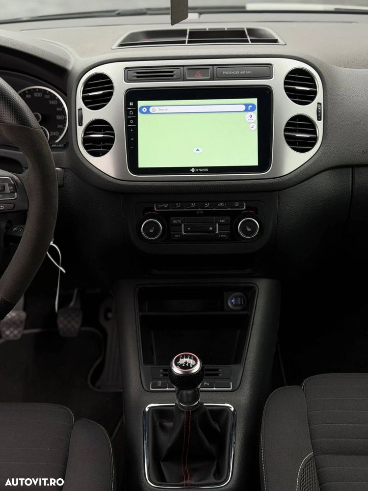 Volkswagen Tiguan - 11