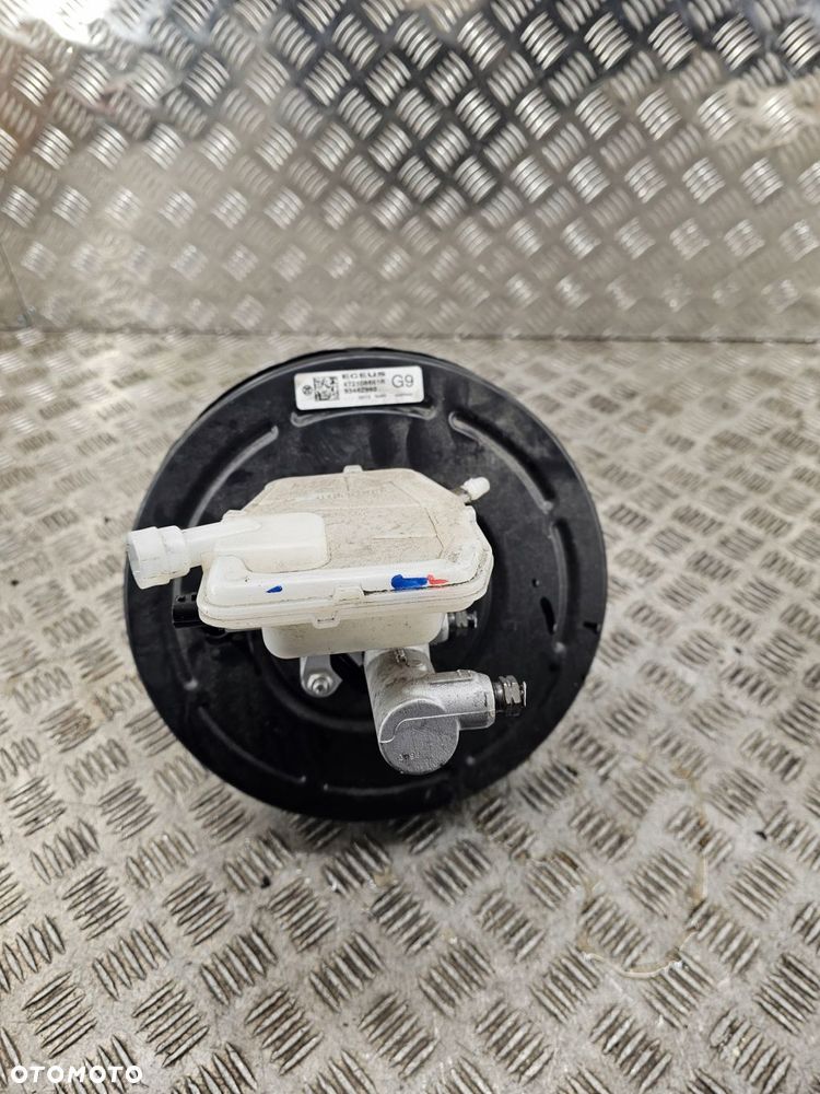 serwo hamulcowe renault trafic iii 472108651r - 2