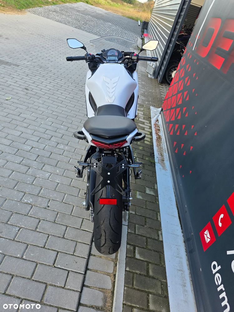 Kawasaki ER - 18