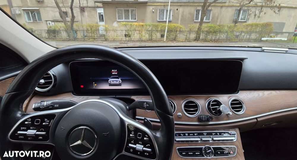 Mercedes-Benz E 220 d 4Matic T 9G-TRONIC Avantgarde - 9
