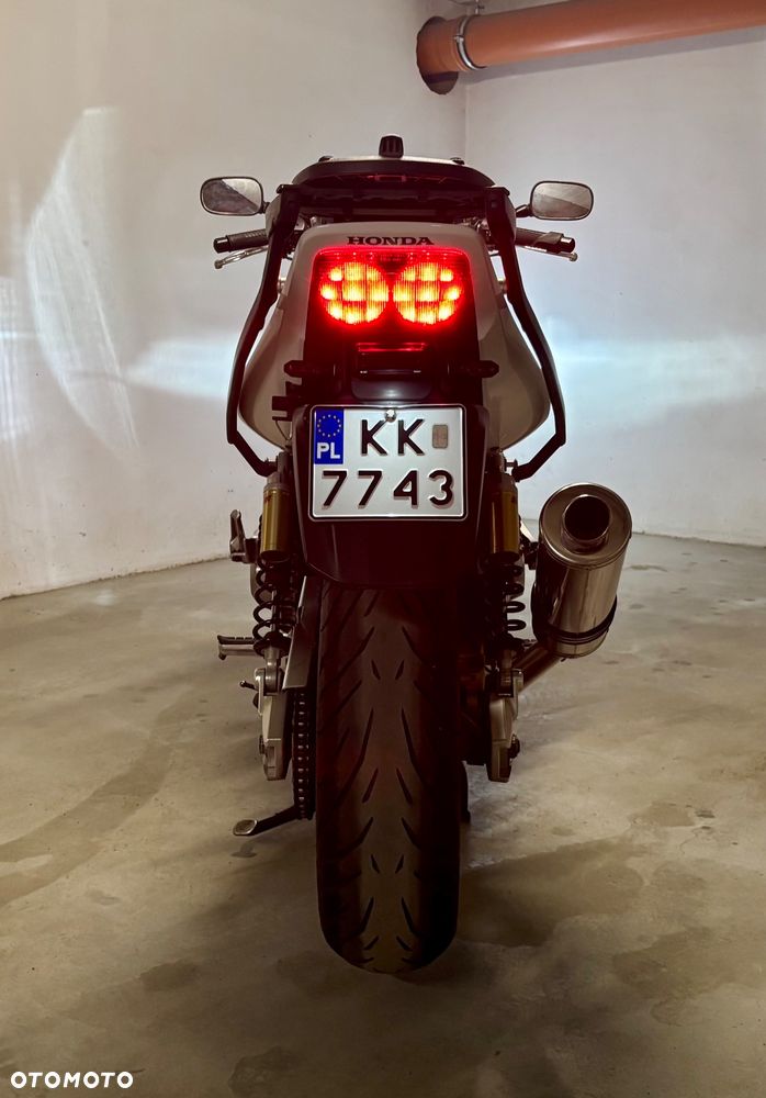 Honda CB - 10