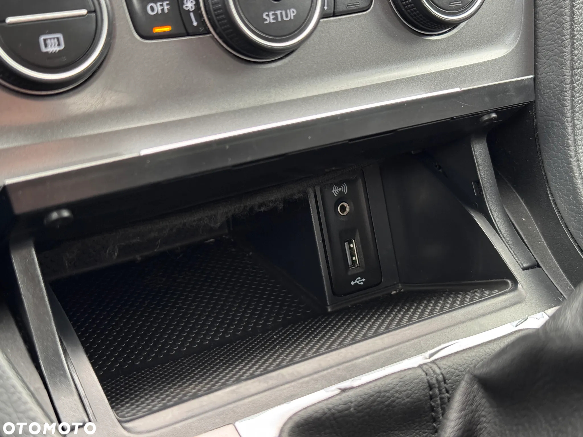 Volkswagen Golf VII 1.6 TDI BMT Highline - 37