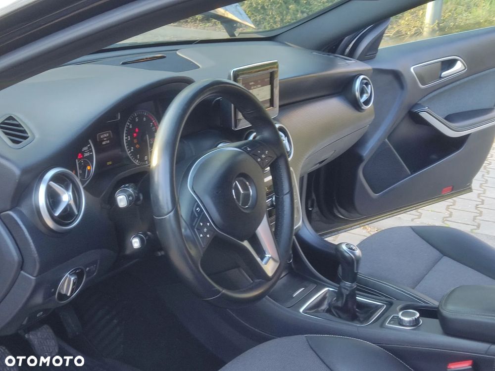 Mercedes-Benz Klasa A 180 (BlueEFFICIENCY) AMG Sport - 24