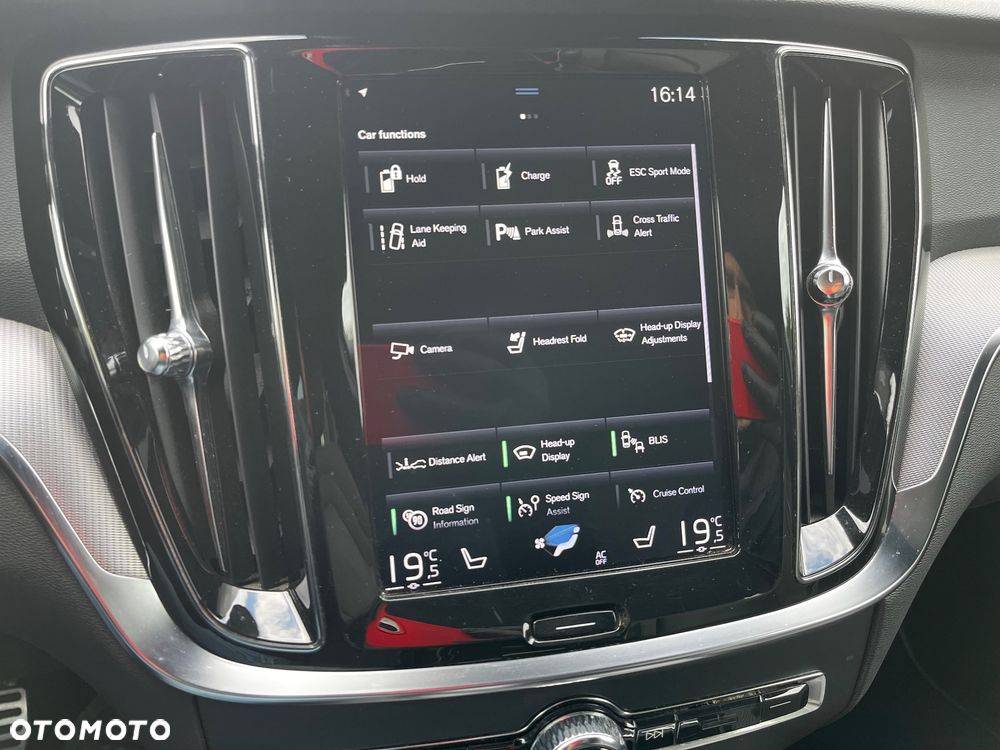 Volvo V60 T8 AWD Twin Engine Geartronic R-Design - 16