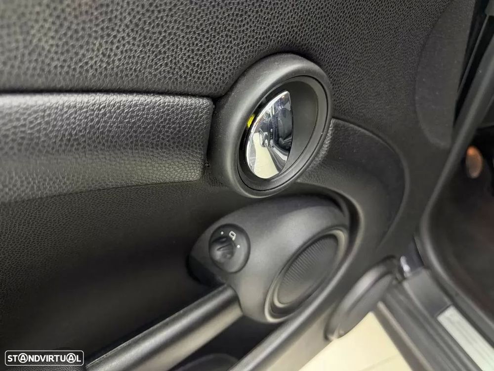 MINI 3 Portas One D - 22