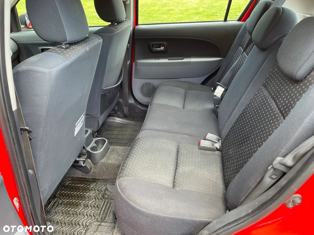 Daihatsu Sirion 1.3 - 6