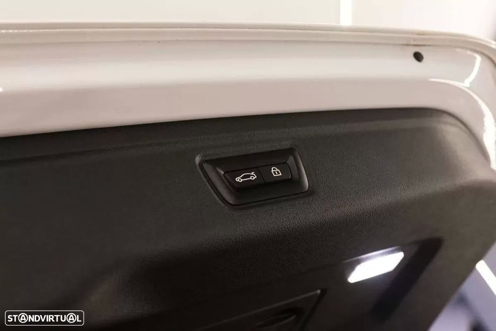 BMW 330 e Aut. M Sport - 4