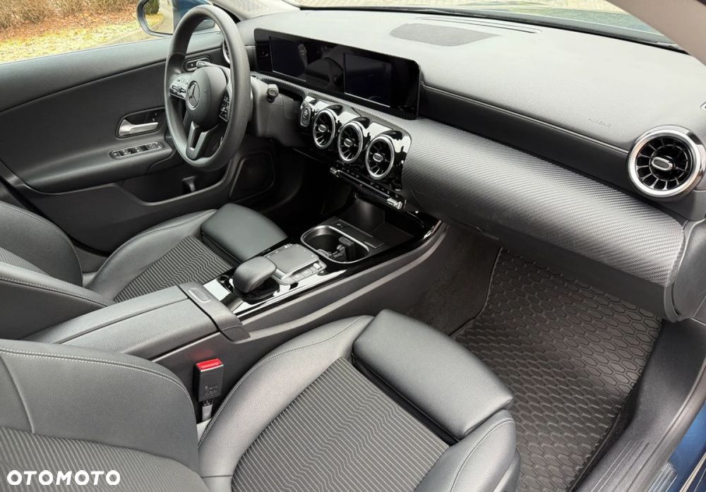 Mercedes-Benz CLA 250 e 8G-DCT Special Edition - 22