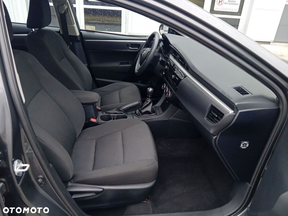 Toyota Corolla - 10