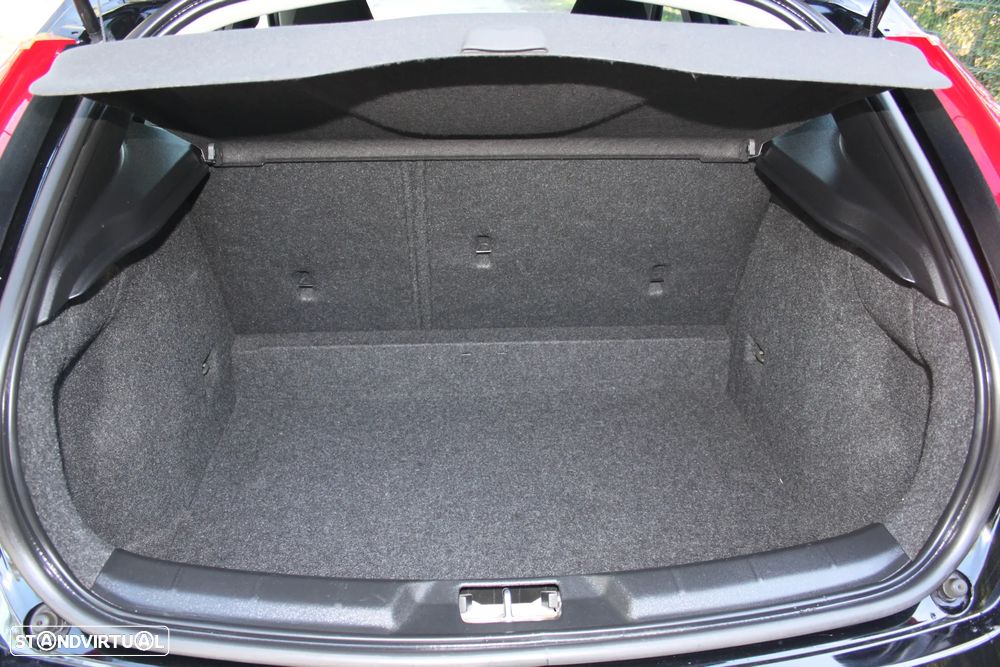 Volvo V40 2.0 D2 Momentum Eco - 29