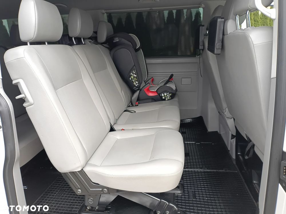 Volkswagen Caravelle - 19