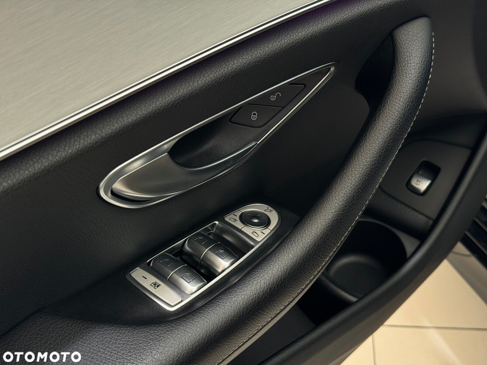 Mercedes-Benz Klasa E 220 d AMG/Avantgarde - 20