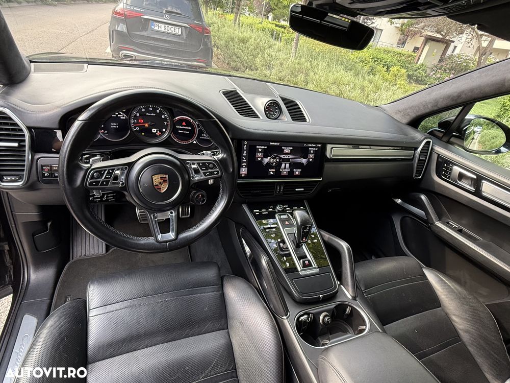 Porsche Cayenne - 8