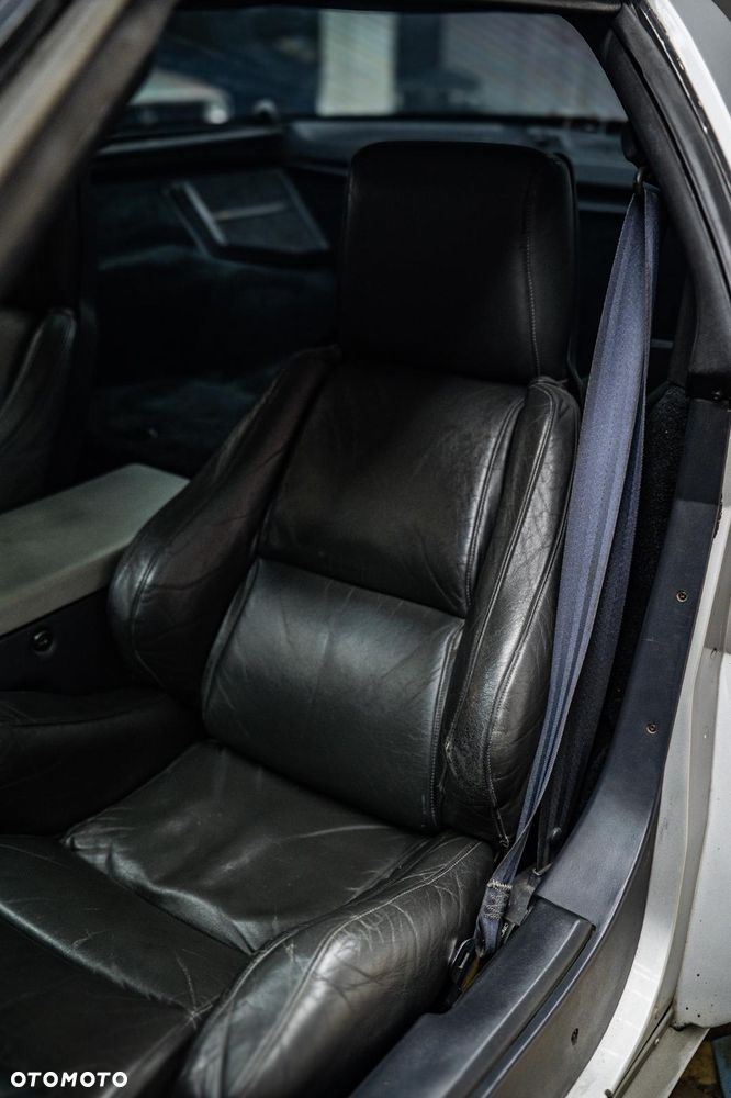 Chevrolet Corvette - 17