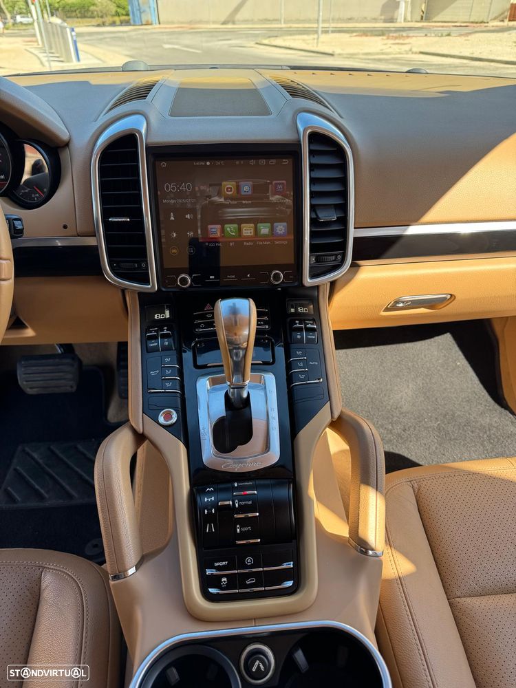 Porsche Cayenne - 13