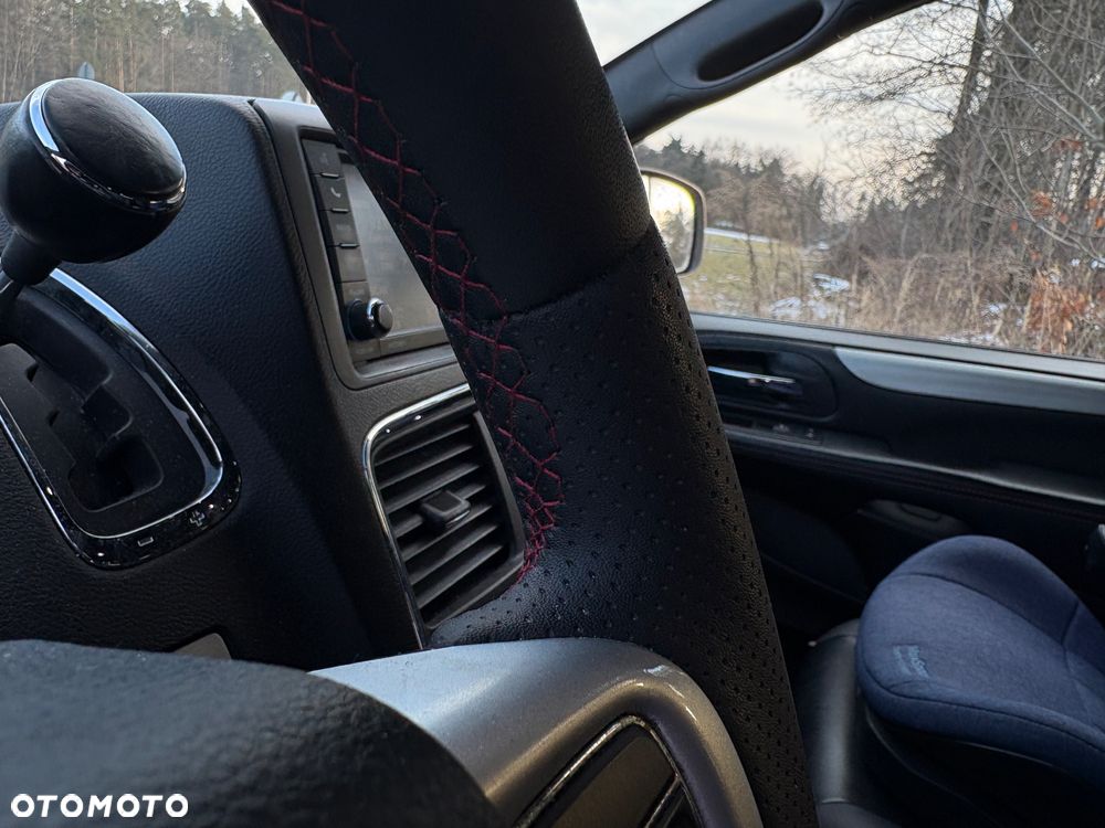 Dodge Grand Caravan - 9