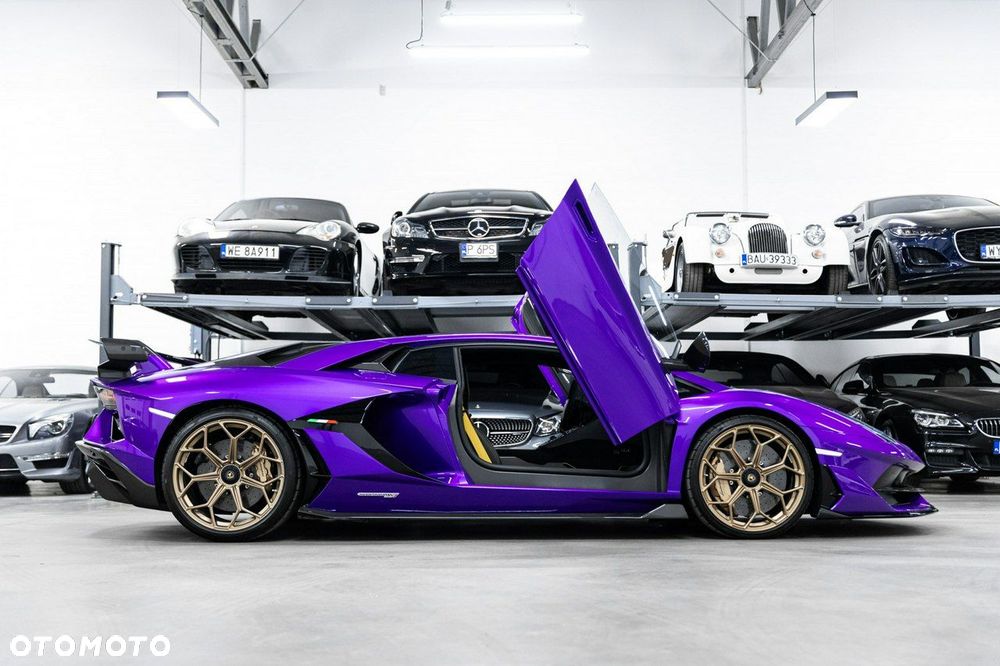 Lamborghini Aventador - 8