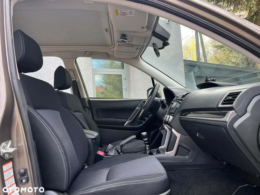 Subaru Forester 2.0 i Exclusive - 24