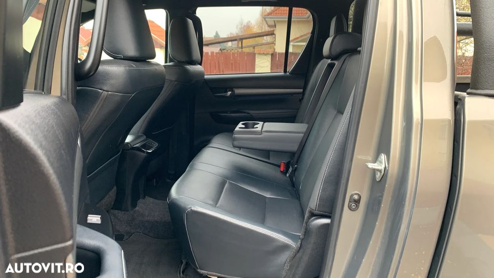 Toyota Hilux 2.8D 204CP 4x4 Double Cab AT Invincible Color Edition - 8