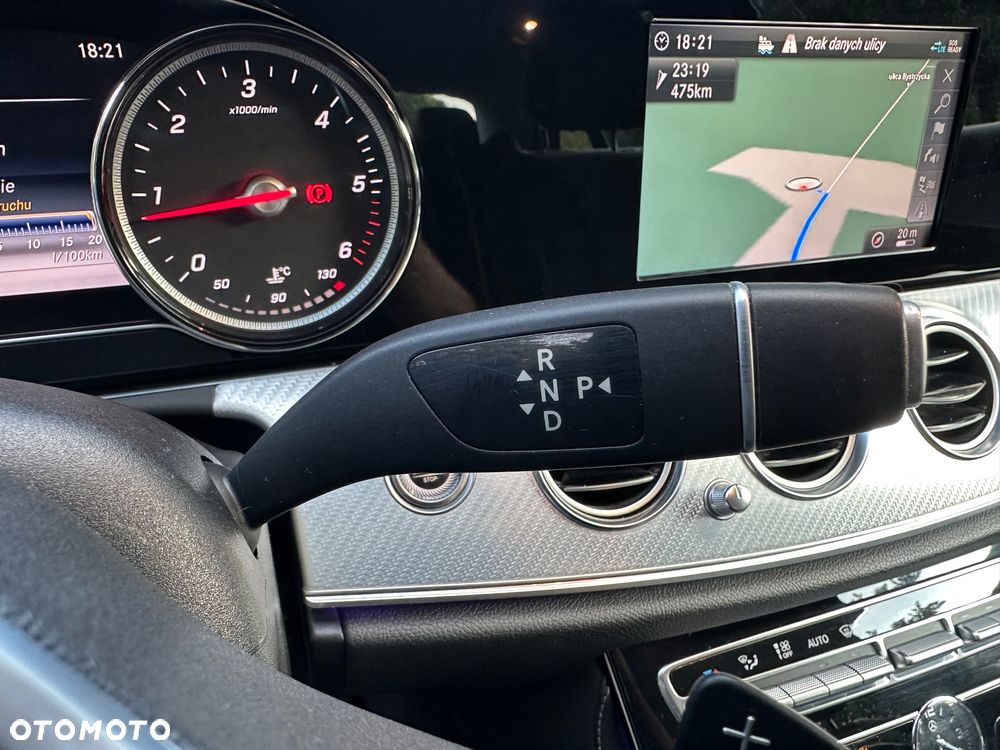 Mercedes-Benz Klasa E 200 d 9G-TRONIC - 36
