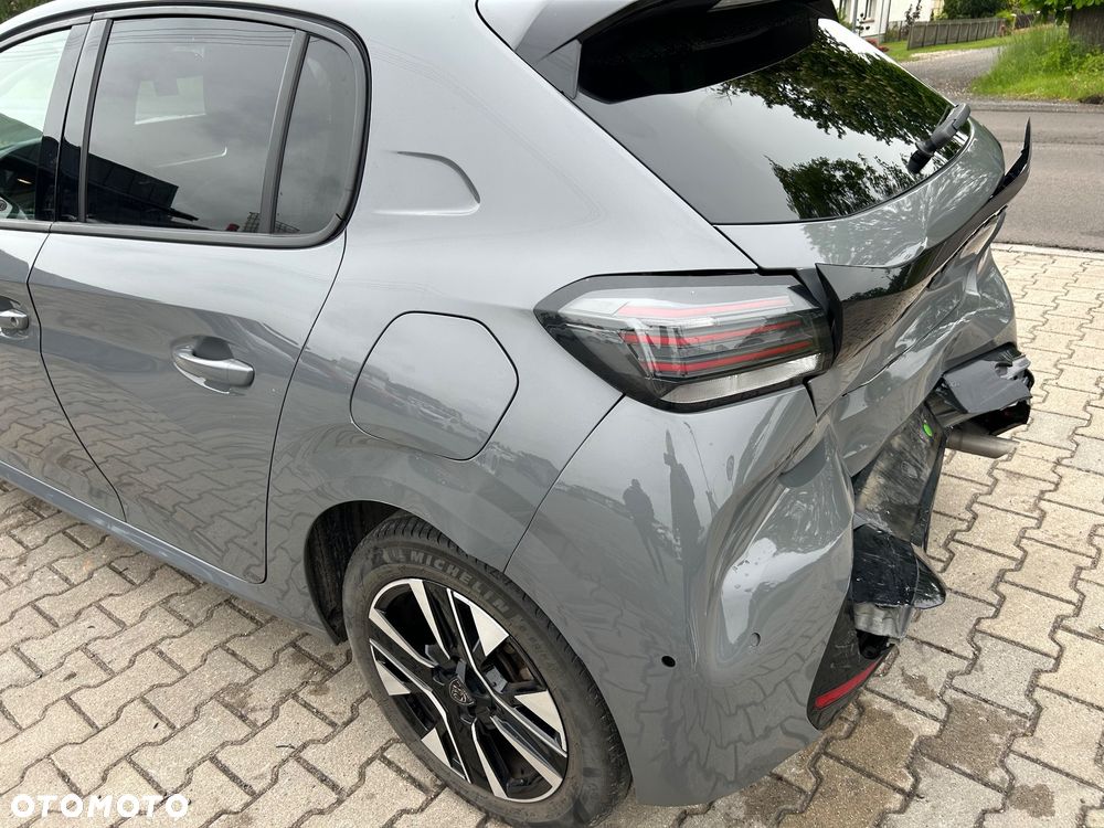 Peugeot 208 - 23