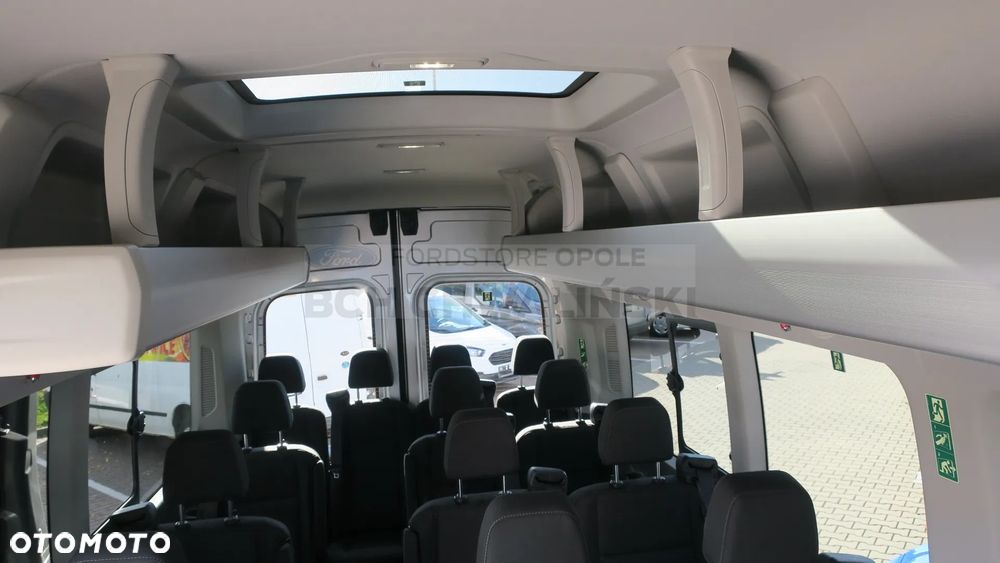Ford Transit L4 RWD Trend - 11