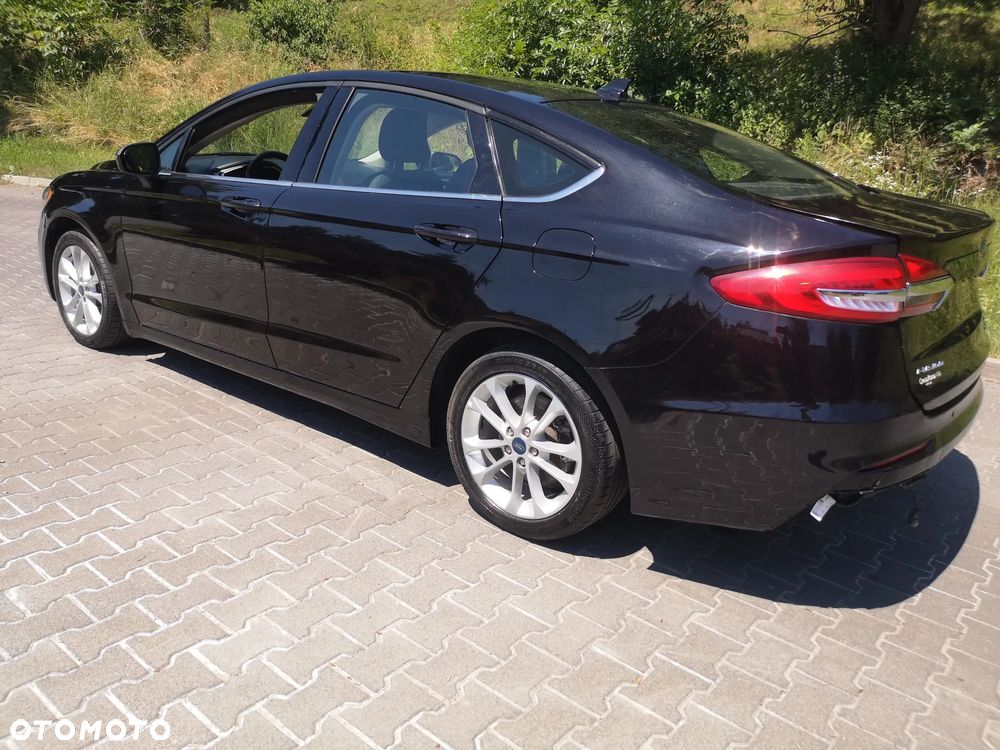 Ford Fusion - 8