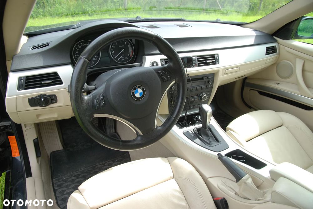 BMW Seria 3 325xi - 18