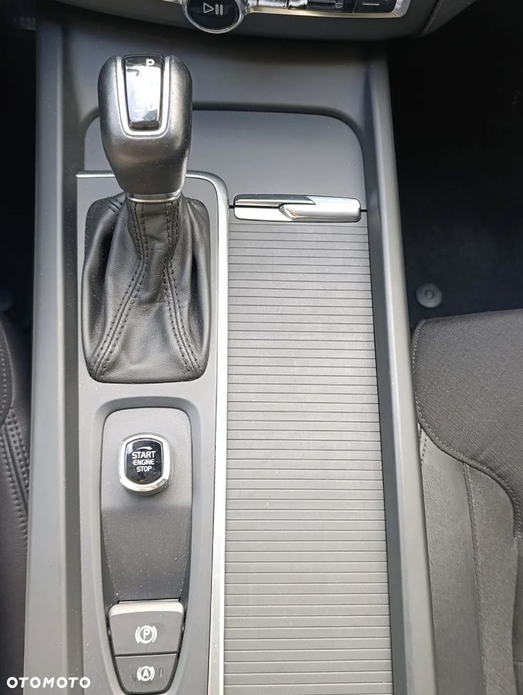 Volvo XC 60 D4 AWD Momentum - 13