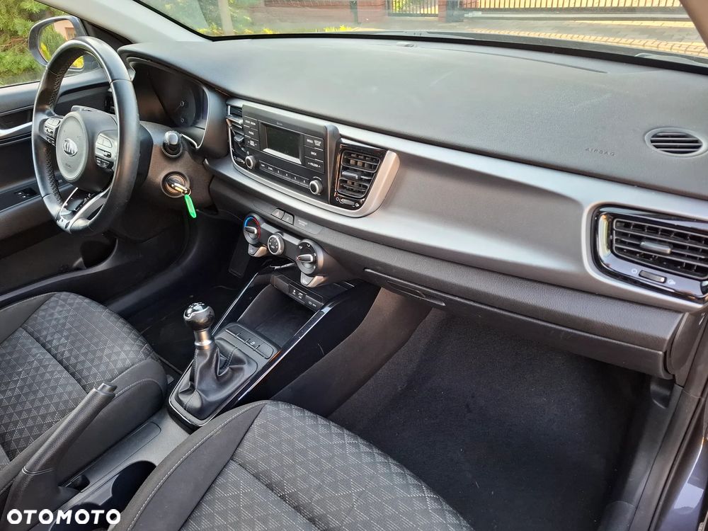 Kia Rio - 12
