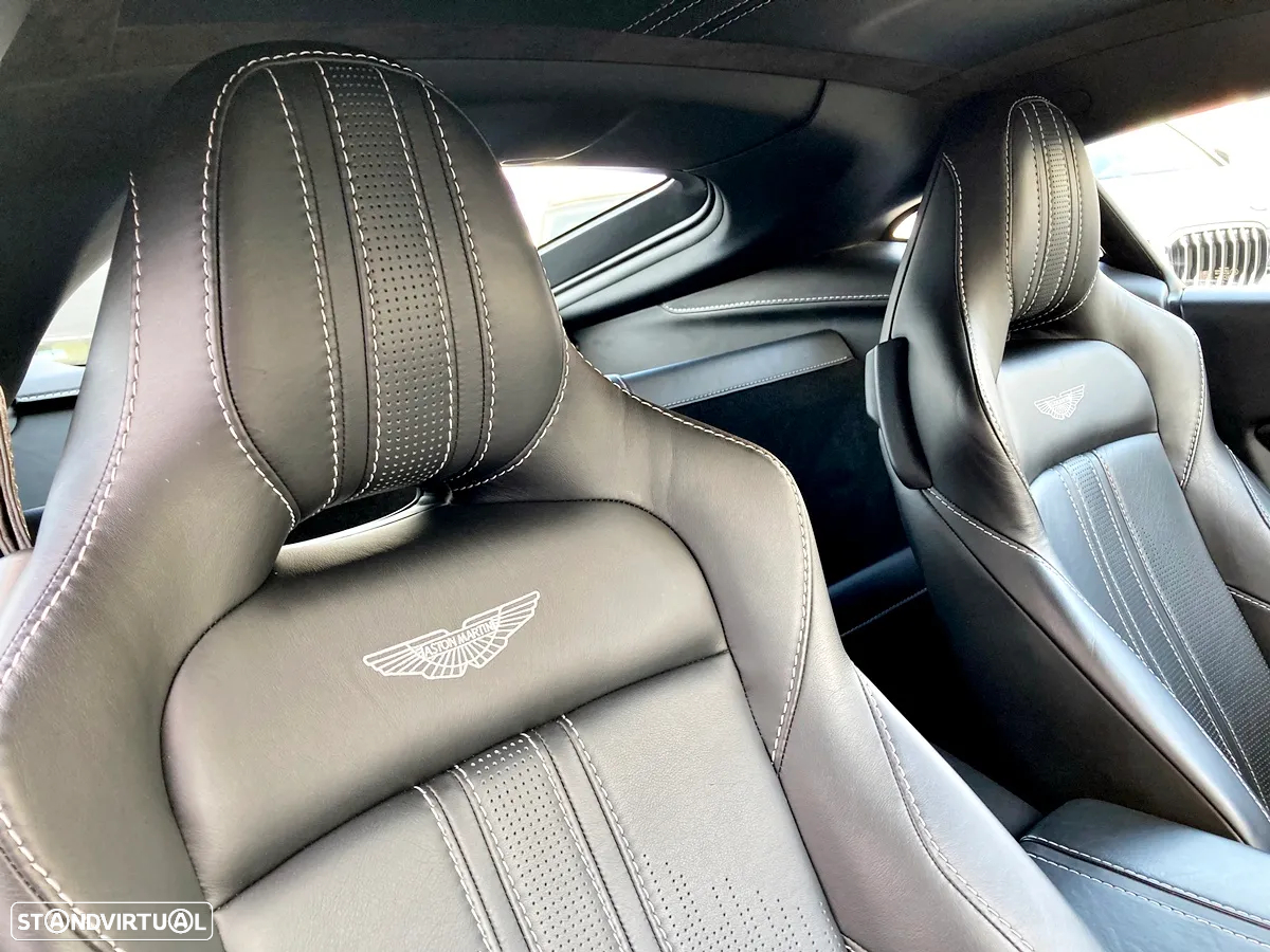 Aston Martin Vantage Coupe V8 - 26