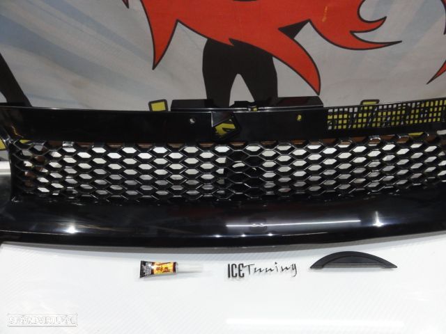Grelha Frontal VW Golf 4 / IV em favo de mel, sem simbolo em ABS plastico - 13