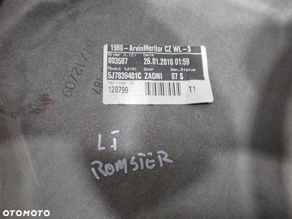 PODNOŚNIK SZYB LEWY TYŁ SKODA ROOMSTER PREMIA 1.4 5J7839401 - 2