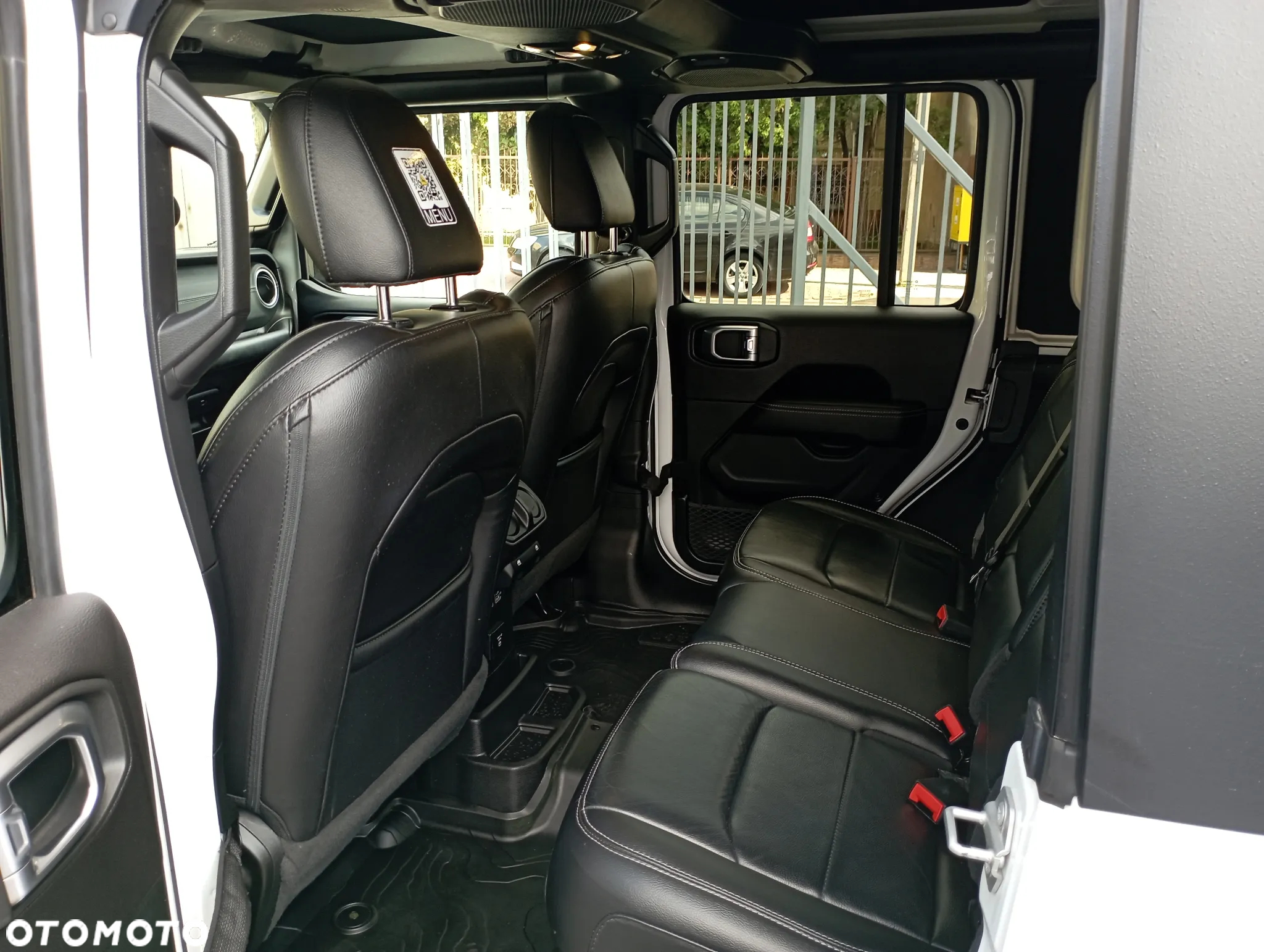 Jeep Wrangler - 12