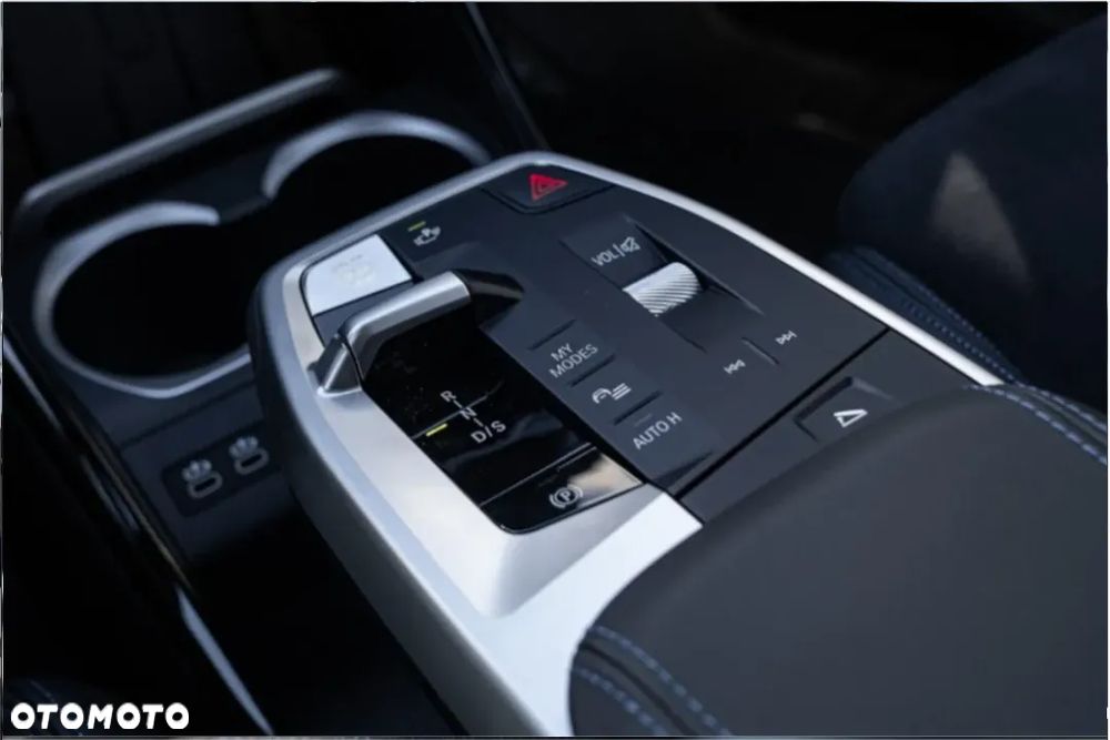 BMW X1 sDrive20d mHEV - 16