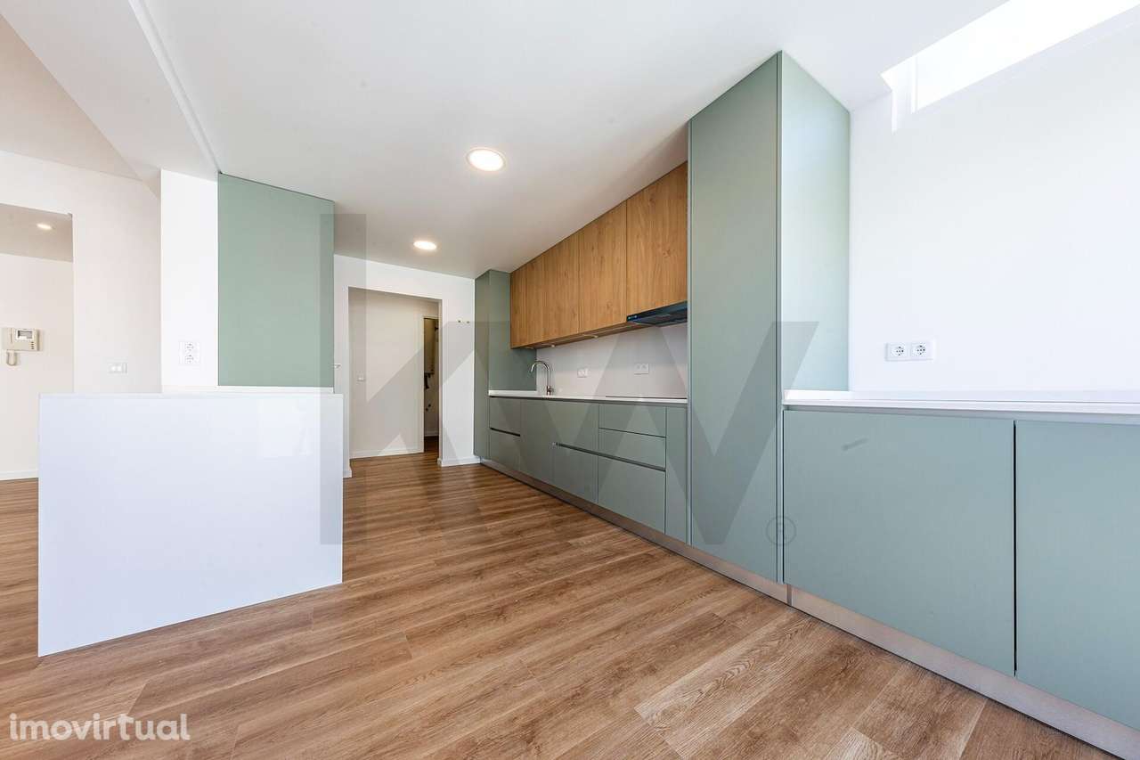 T3 Renovado com Acabamentos de Luxo e Vista Desafogada em Carnaxide - Grande imagem: 5/32