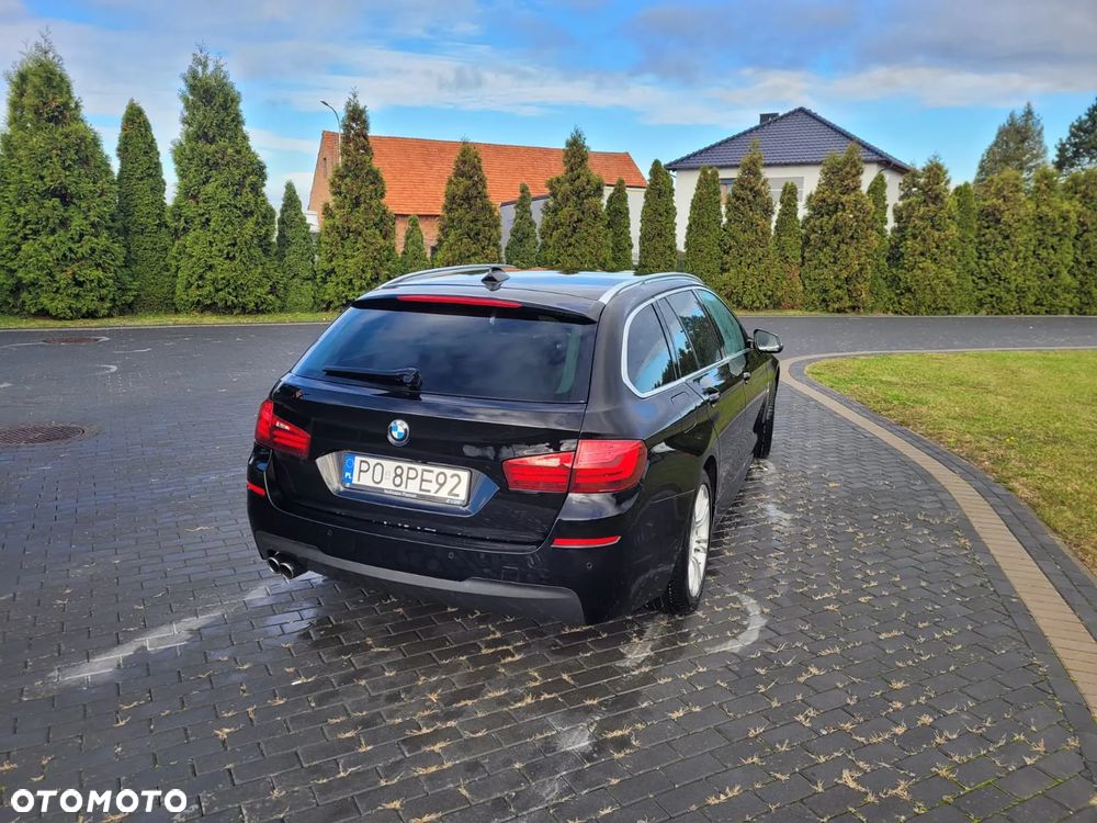 BMW Seria 5 525d xDrive - 10