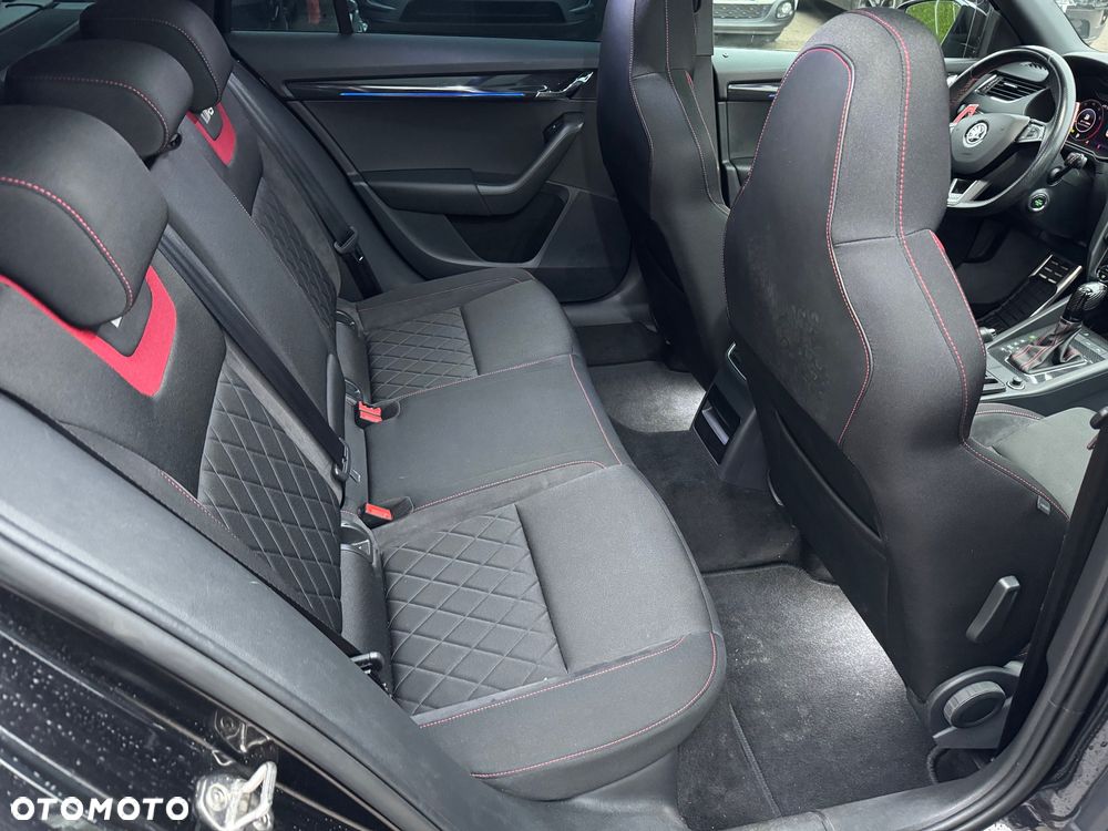 Skoda Octavia Combi 2.0 TSI DSG RS First Edition - 8