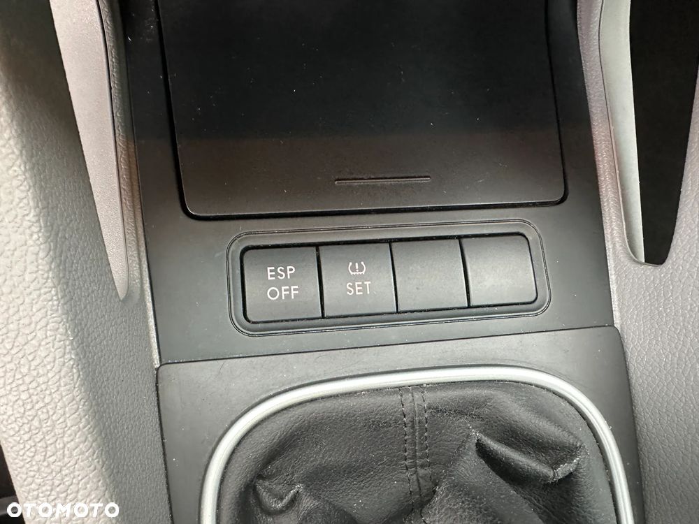 Volkswagen Golf - 36