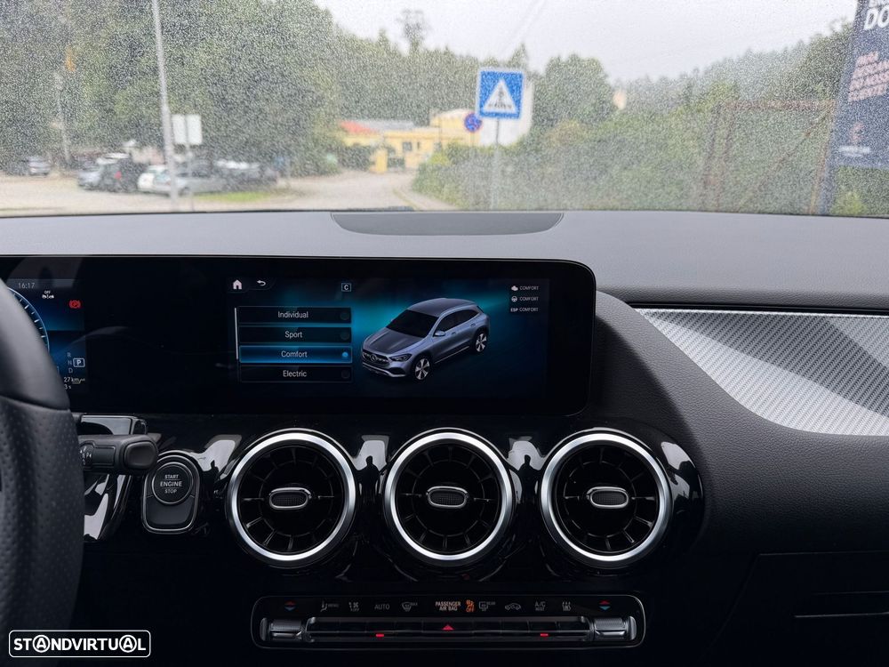 Mercedes-Benz GLA 250 - 41