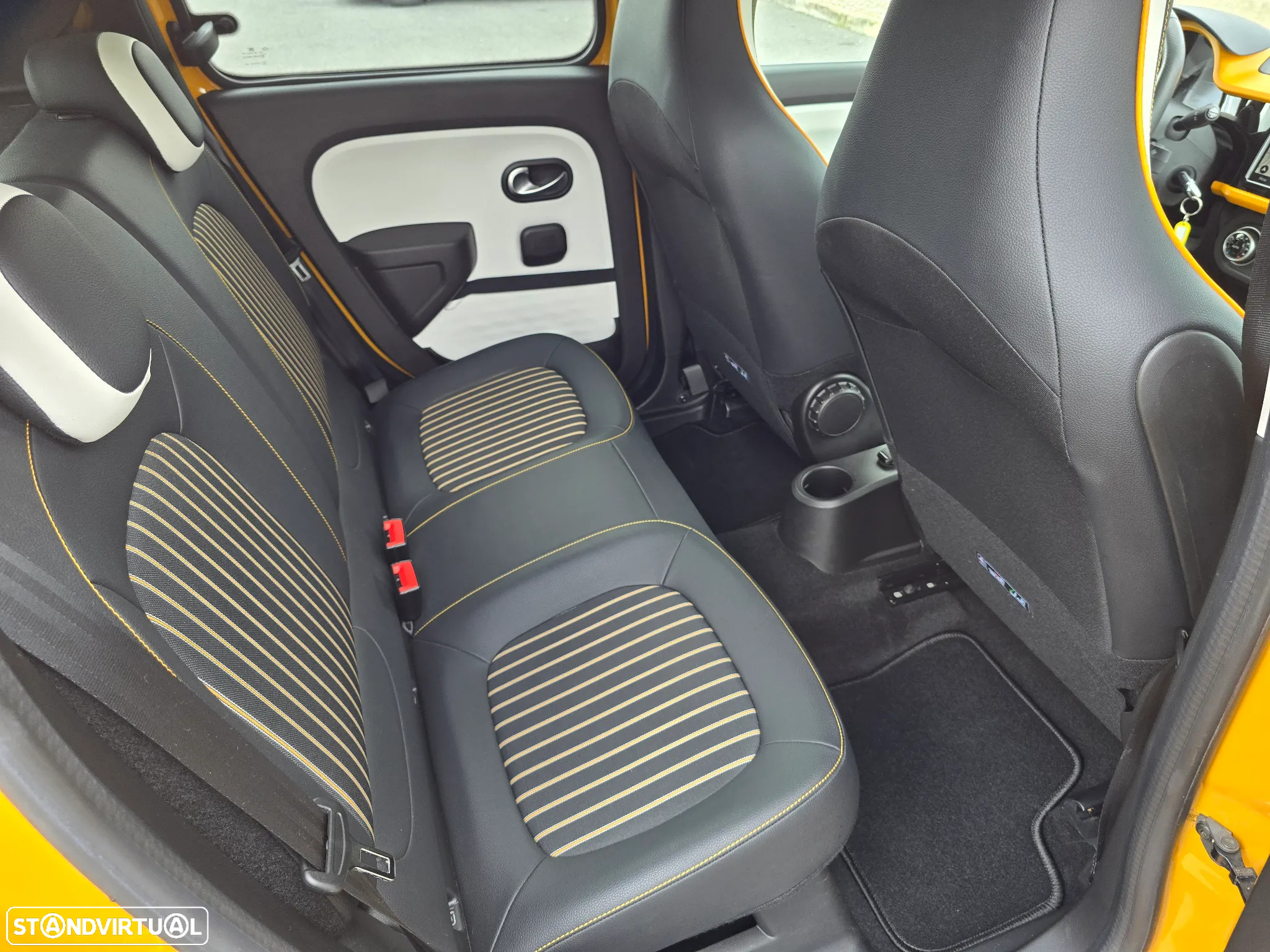 Renault Twingo Z.E. 22 Intens - 13