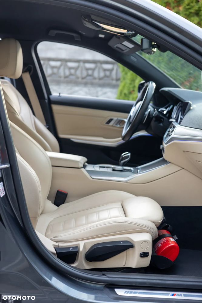 BMW Seria 3 320i xDrive M Sport - 14