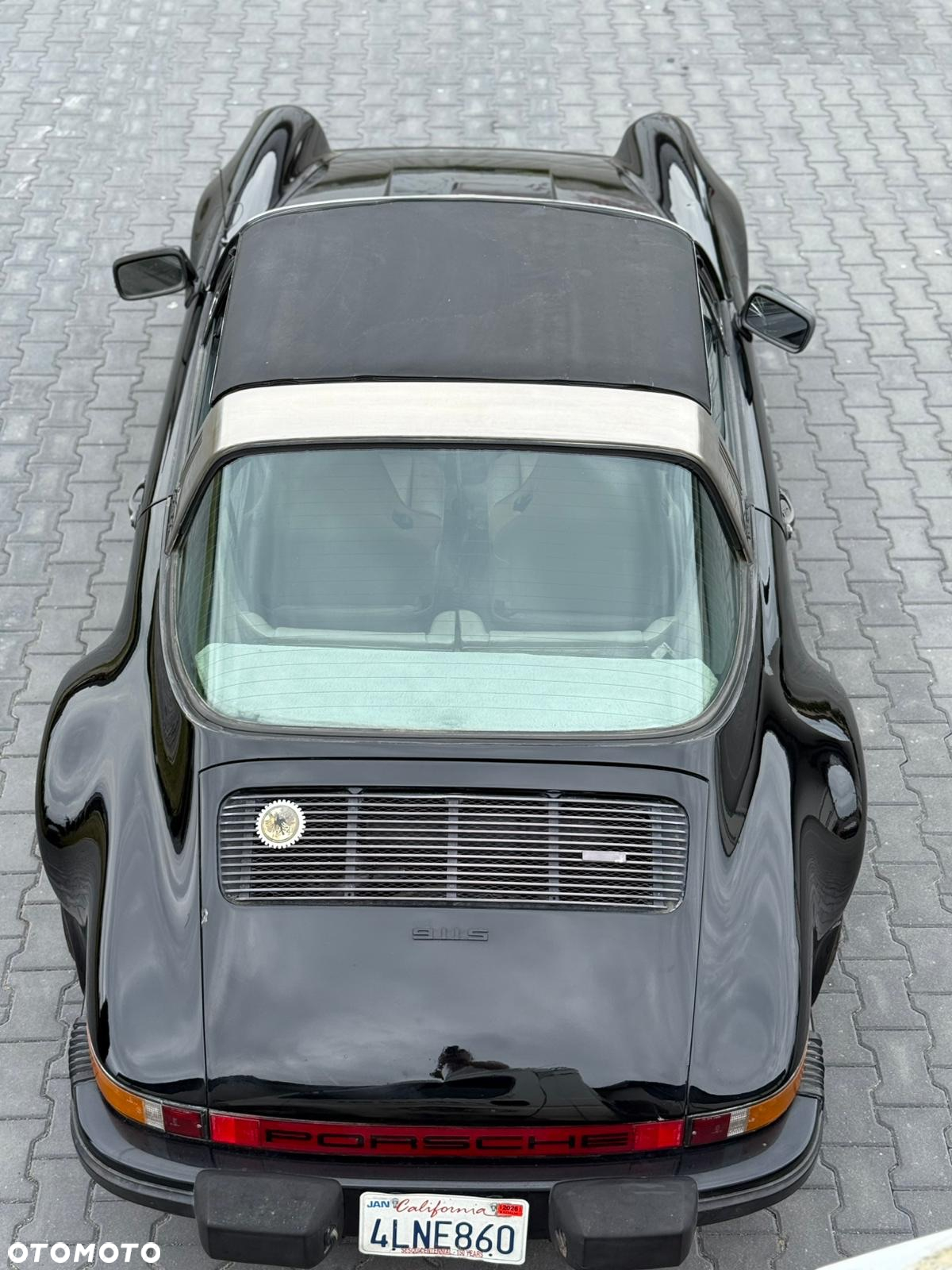 Porsche 911 - 25