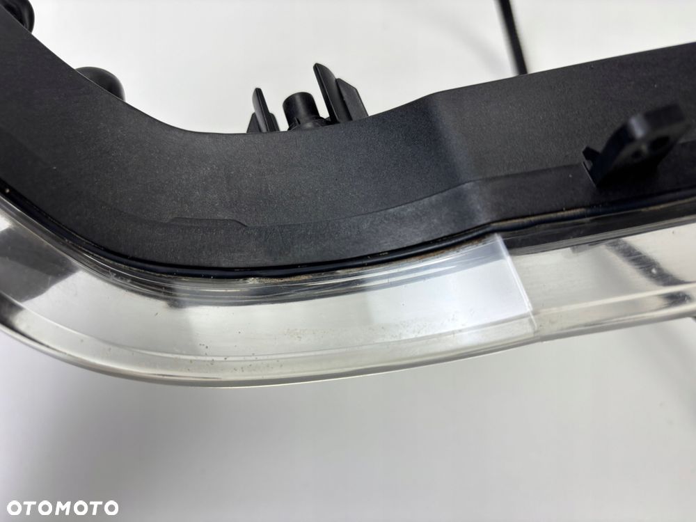 Przednia prawa lampa postojowa LED TGB Blade 550 600 Oryginał - 7