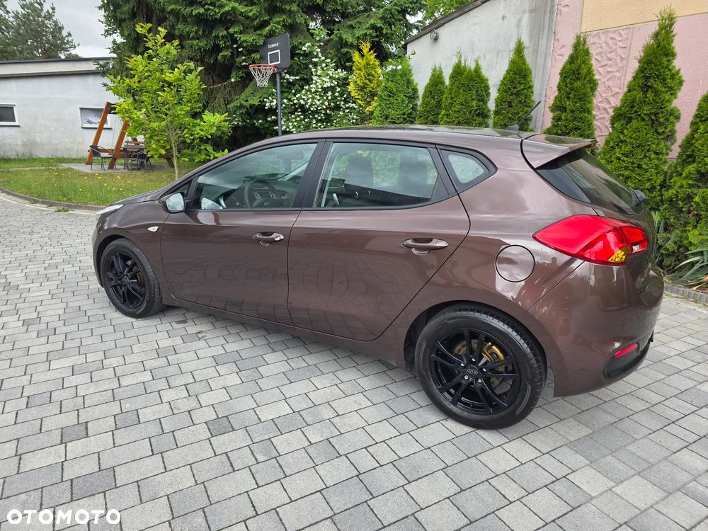 Kia Ceed 1.6 GDI Dream-Team Edition - 15