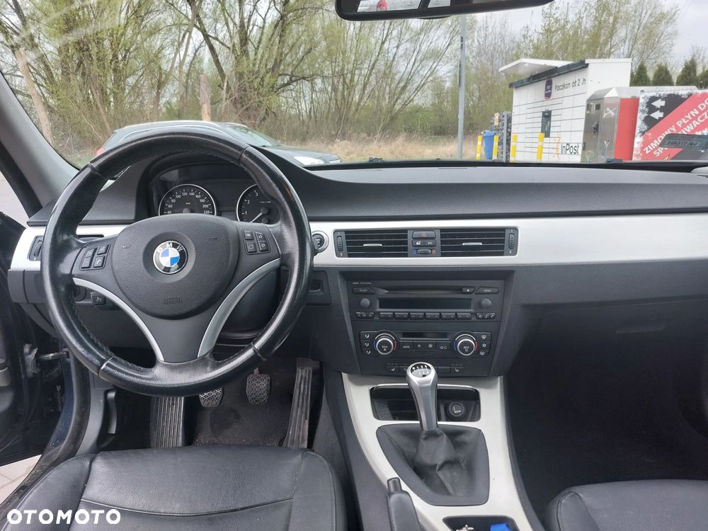 BMW Seria 3 325i - 11