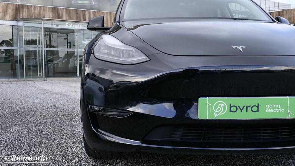 Tesla Model Y Long Range Dual Motor AWD - 4