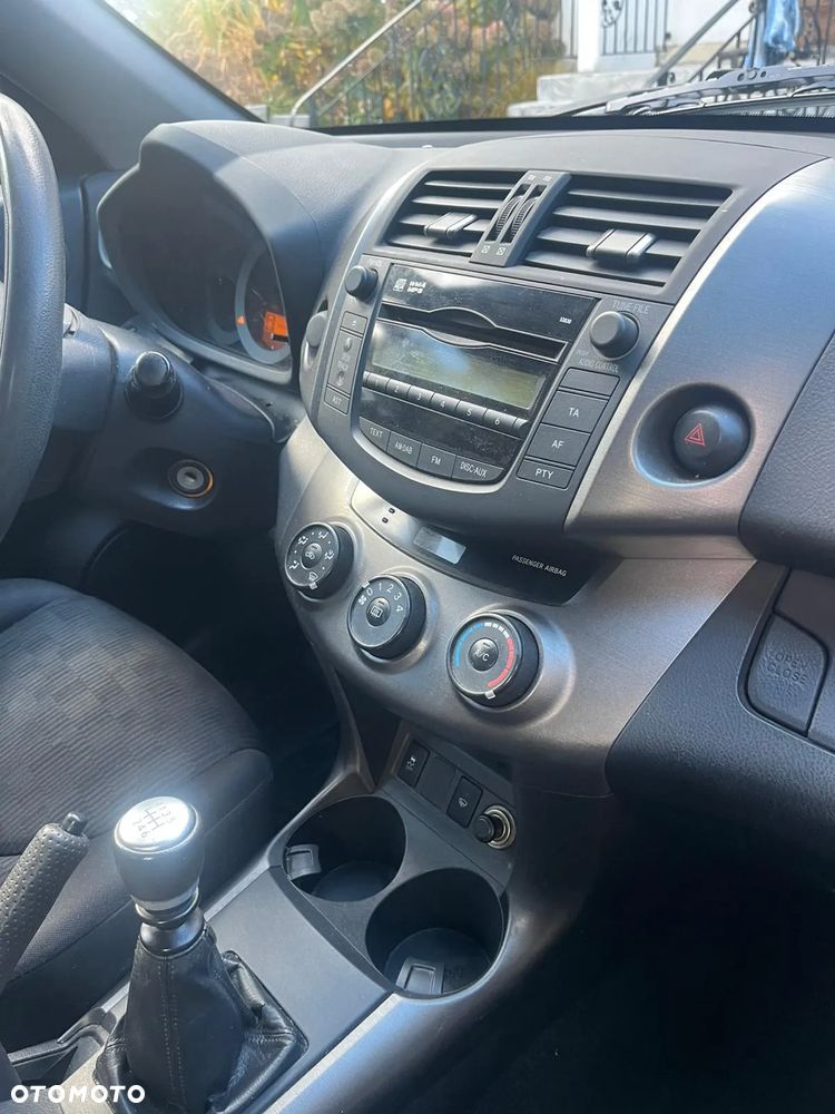 Toyota RAV4 2.0 VVT-i Sol - 6