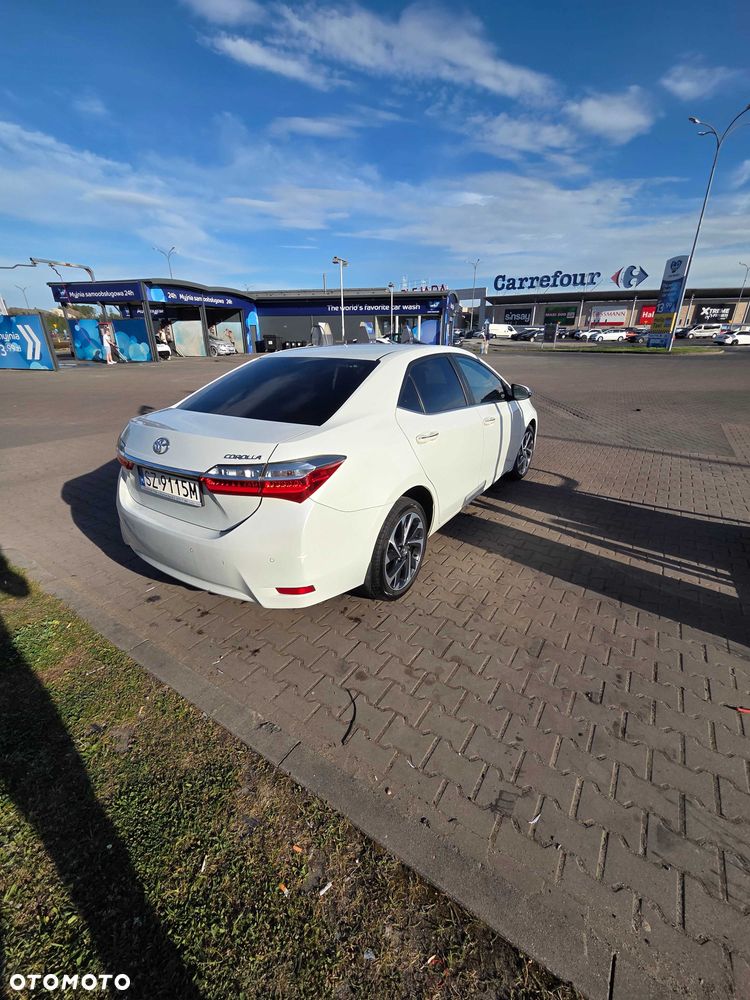 Toyota Corolla - 4